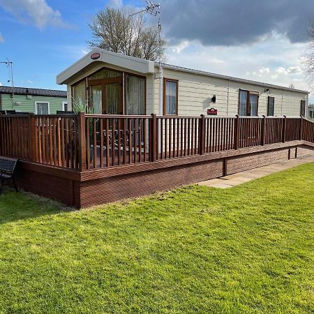Beautiful 2 Bedroom Helmsley Lodge Northampton Exteriér fotografie