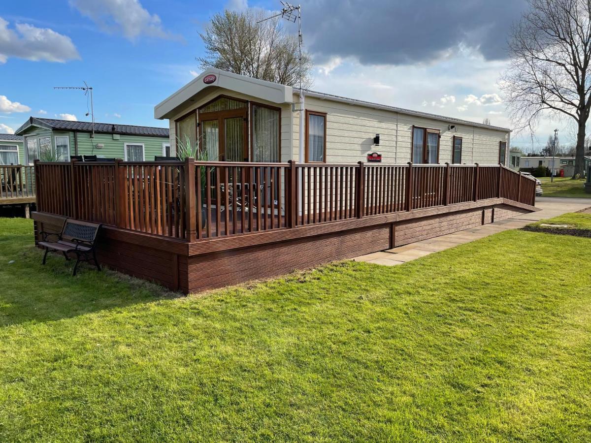 Beautiful 2 Bedroom Helmsley Lodge Northampton Exteriér fotografie