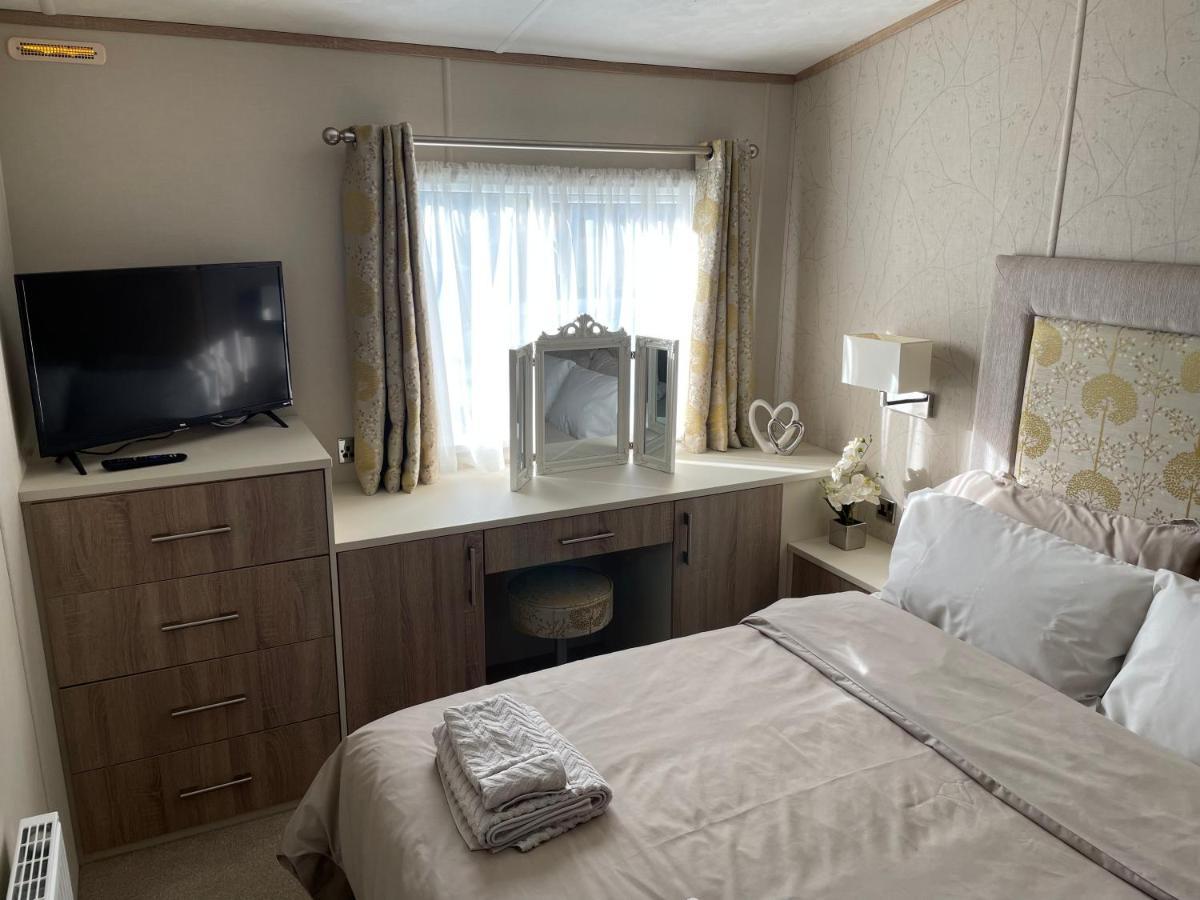 Beautiful 2 Bedroom Helmsley Lodge Northampton Exteriér fotografie