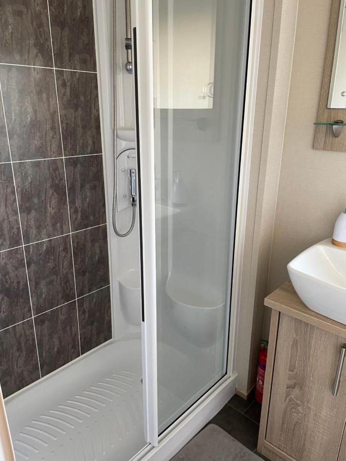 Beautiful 2 Bedroom Helmsley Lodge Northampton Exteriér fotografie