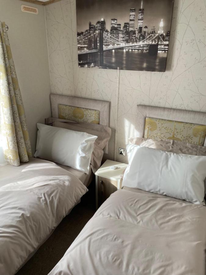 Beautiful 2 Bedroom Helmsley Lodge Northampton Exteriér fotografie